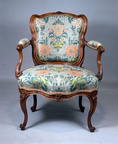 Superb Louis XV carved Walnut Fauteuil signed BOUCAULT