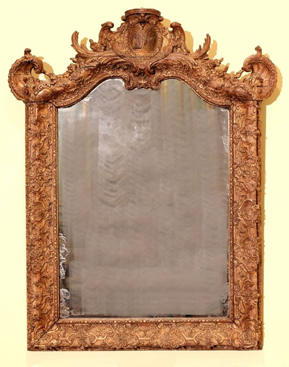 Royal Rgence small mirror with superb original gilding