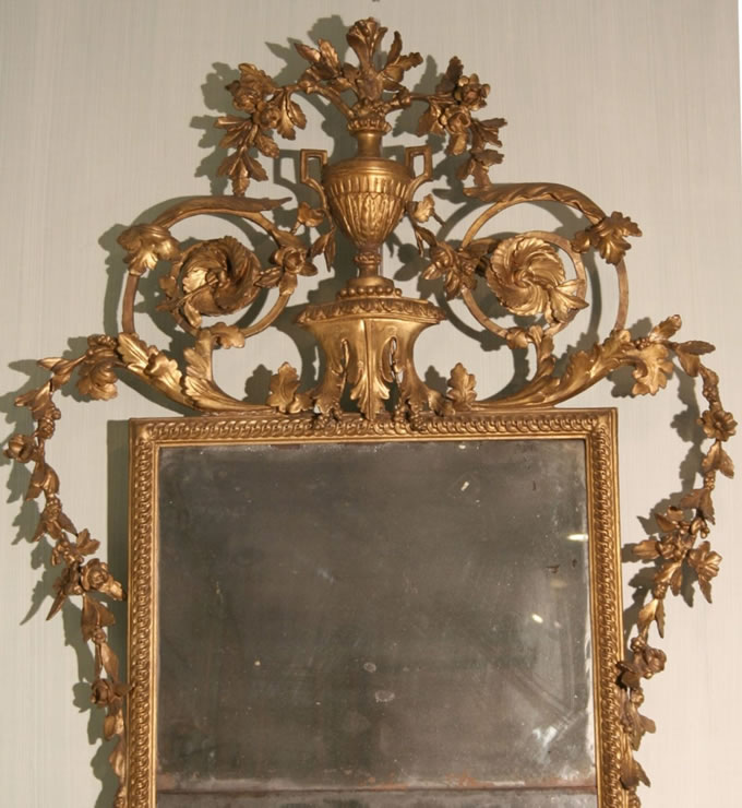 Italian carved and gilded Arabesque mirror