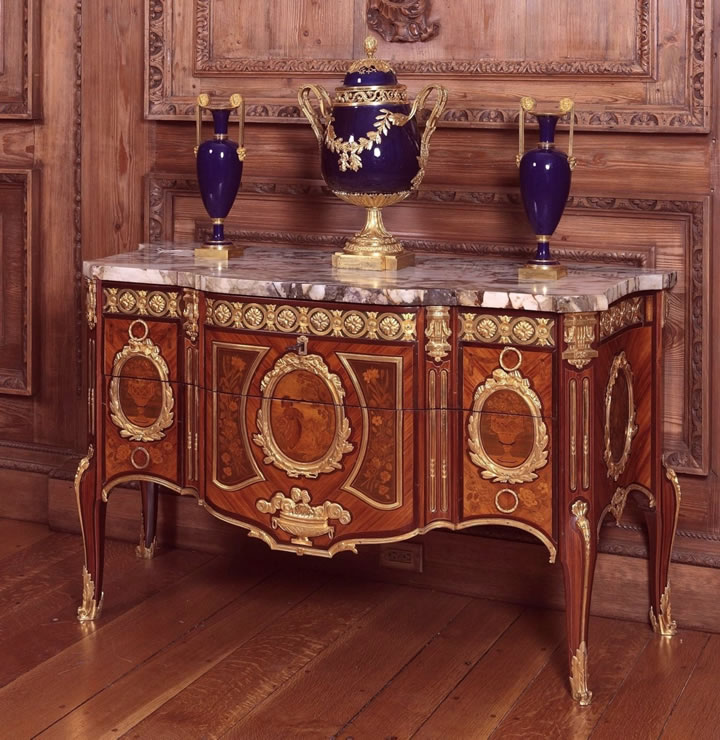 Transitional Louis XV/XVI commode attributed to Foullet