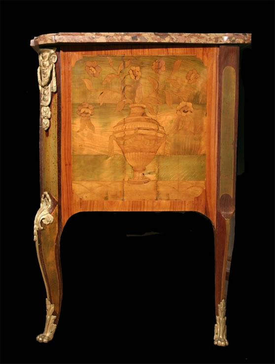 Fine Transitional marquetry commode