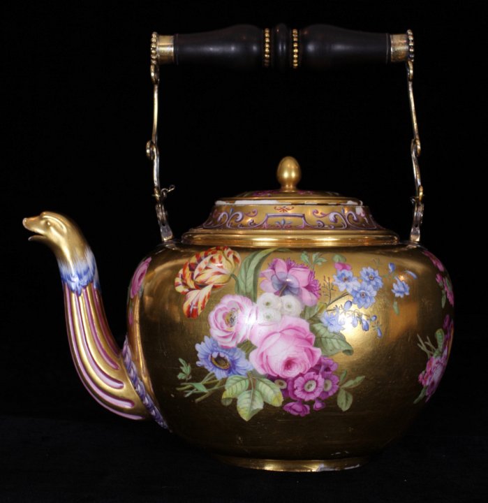 Svres teapot bouillotte. 