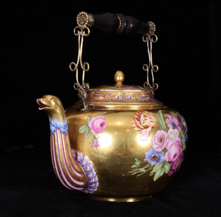 Svres teapot bouillotte. 