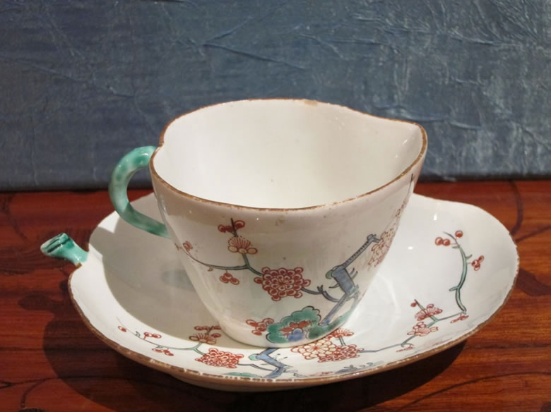 Chantilly Kakiemon cup and saucer
