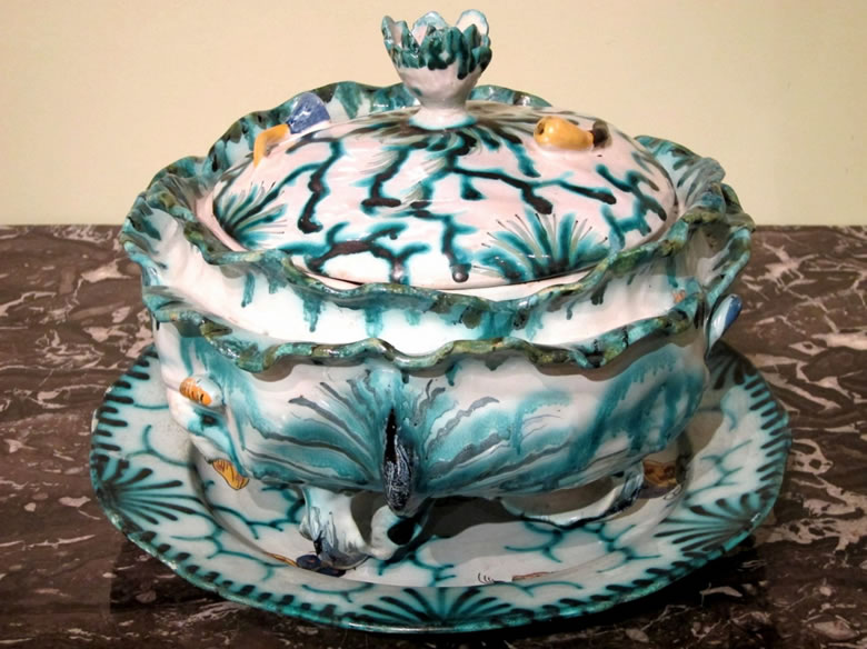 Mombaers faience cabbage-form tureen
