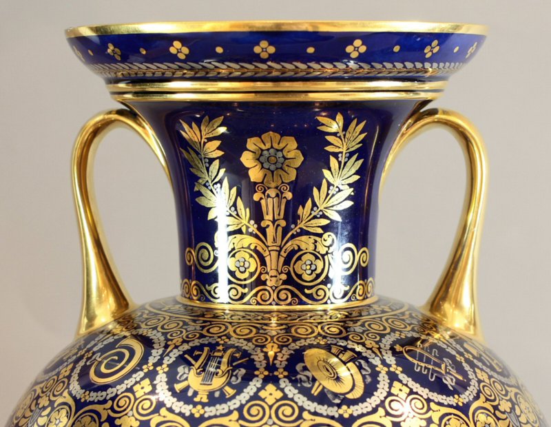 Sevres vase Etrusque Turpin